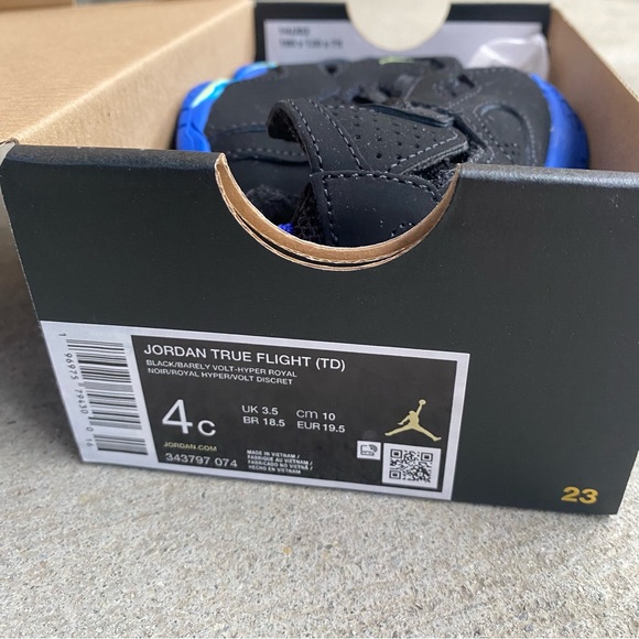 NWT Jordan True Flight Toddler Sneaker Size 4C Black and Royal Blue - Picture 5 of 16